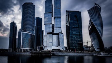 Жизнь над облаками: кто и за сколько строит 10 самых высоких и дорогих небоскребов России (и почему все они в Москве)